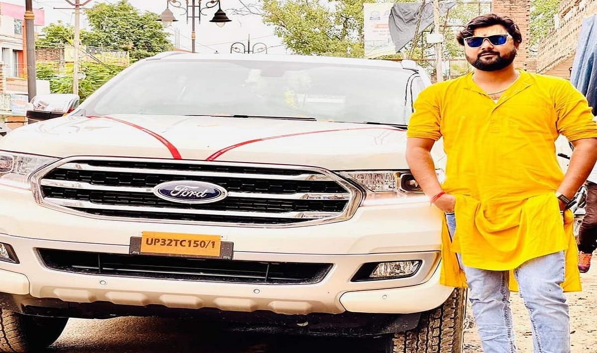 Akanksha Dubey News Bhojpuri singer Samar Singh absconding varanasi police Azamgarh to Mumbai