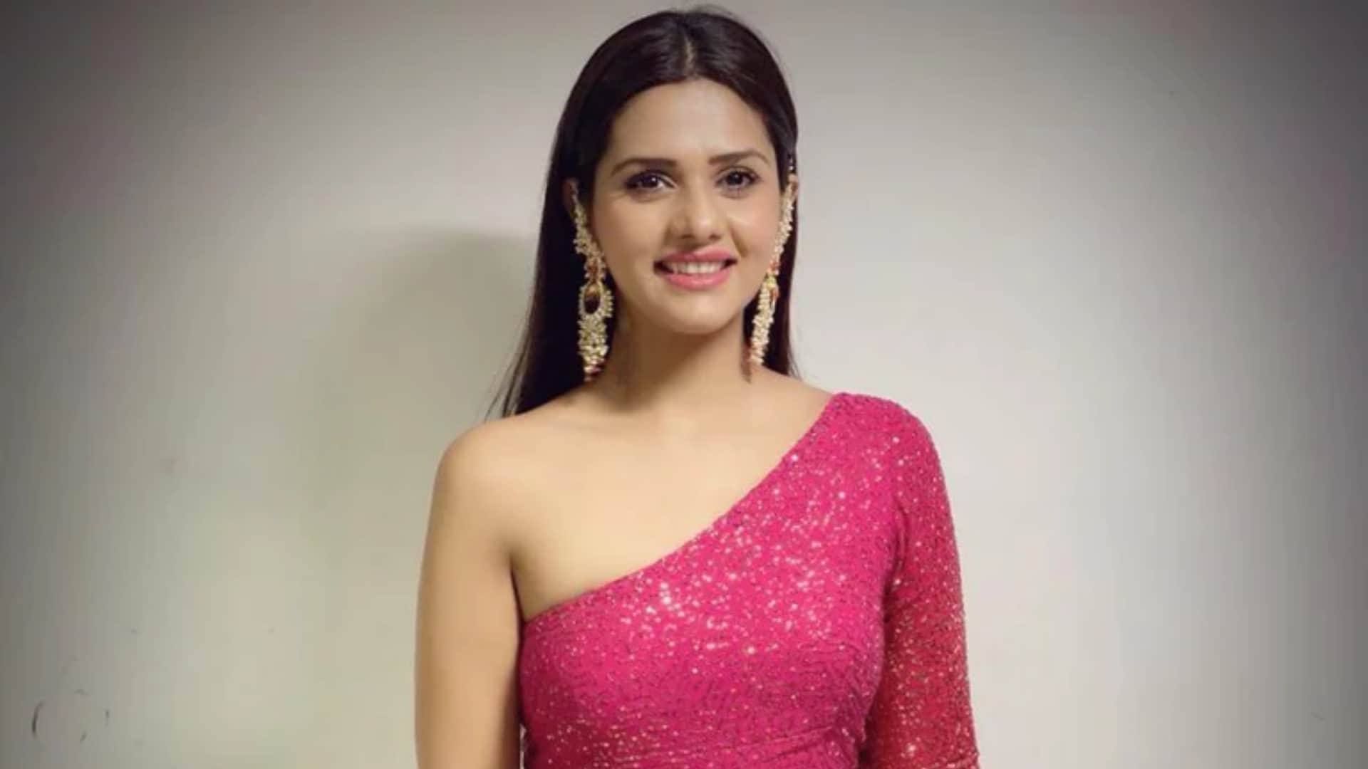Dalljiet Kaur unfollows Husband Nikhil Patel On Social media Amid divorce and Separation Rumours Know Details