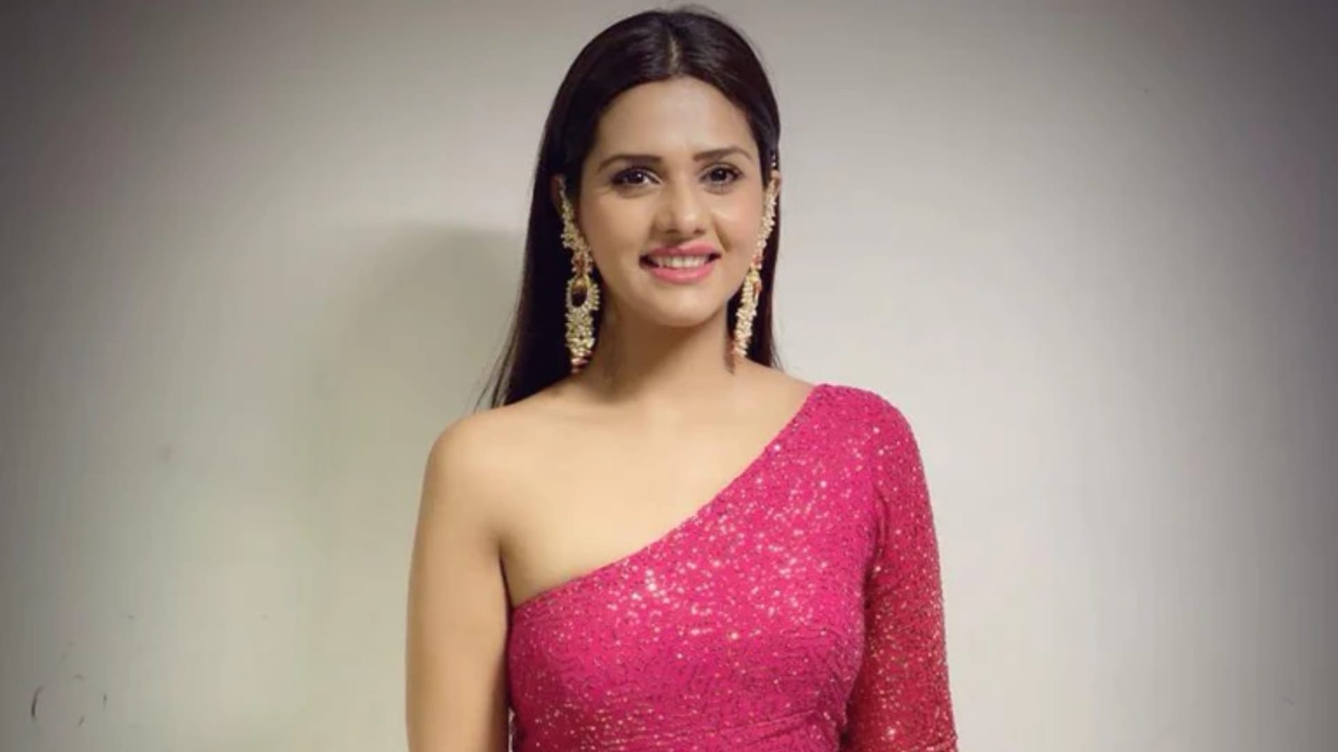 Television Famous Actress Who Faced Domestic Violence Shweta Tiwari Dalljeet Kaur Rashmi Desai Nisha Rawal