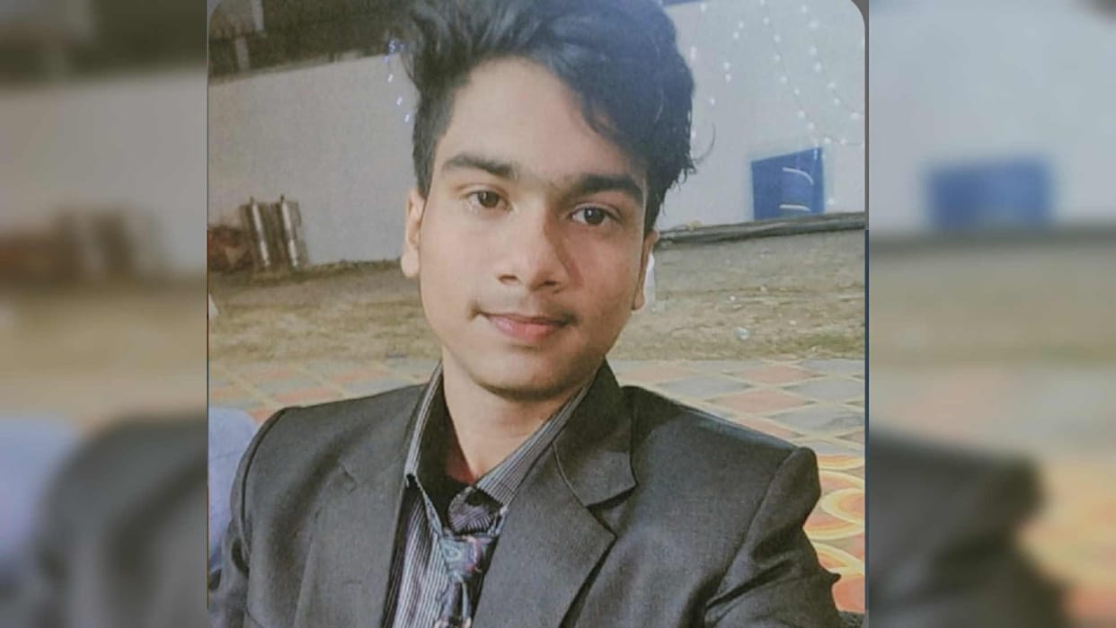A young man who had gone to Varanasi died while taking a bath in river