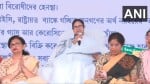 कोलकाता में धरना देतीं ममता बनर्जी
