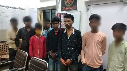 Bihar: बिहार से महाराष्ट्र और गुजरात ले जाए जा रहे 8 बच्चे दानापुर जंक्शन पर उतारे गए, जानिए क्या है मामला… Bihar: बिहार से महाराष्ट्र और गुजरात ले जाए जा रहे 8 बच्चे दानापुर जंक्शन पर उतारे गए, जानिए क्या है