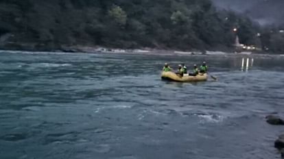 Rishikesh: Chacha Bhatiji missing from banks of Ganga doubt of Drown
