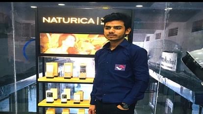 Korba: सड़क पार कर रहे दो युवकों को कार ने मारी टक्कर, 10 फीट ऊपर उछलकर नीचे गिरने से एक की मौत, दूसरा घायल कार की टक्कर से सैलून कर्मी की मौत एक घायल।