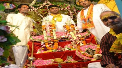 हाथरस में मूंछों वाले राम जी की शोभा यात्रा