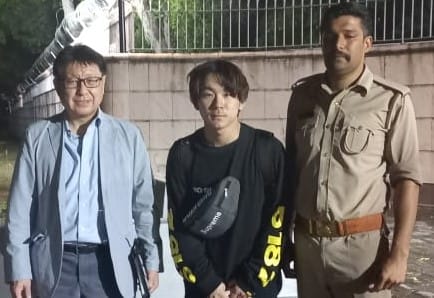 Japanese tourist was cheated of 25 thousand Telling danger in Delhi