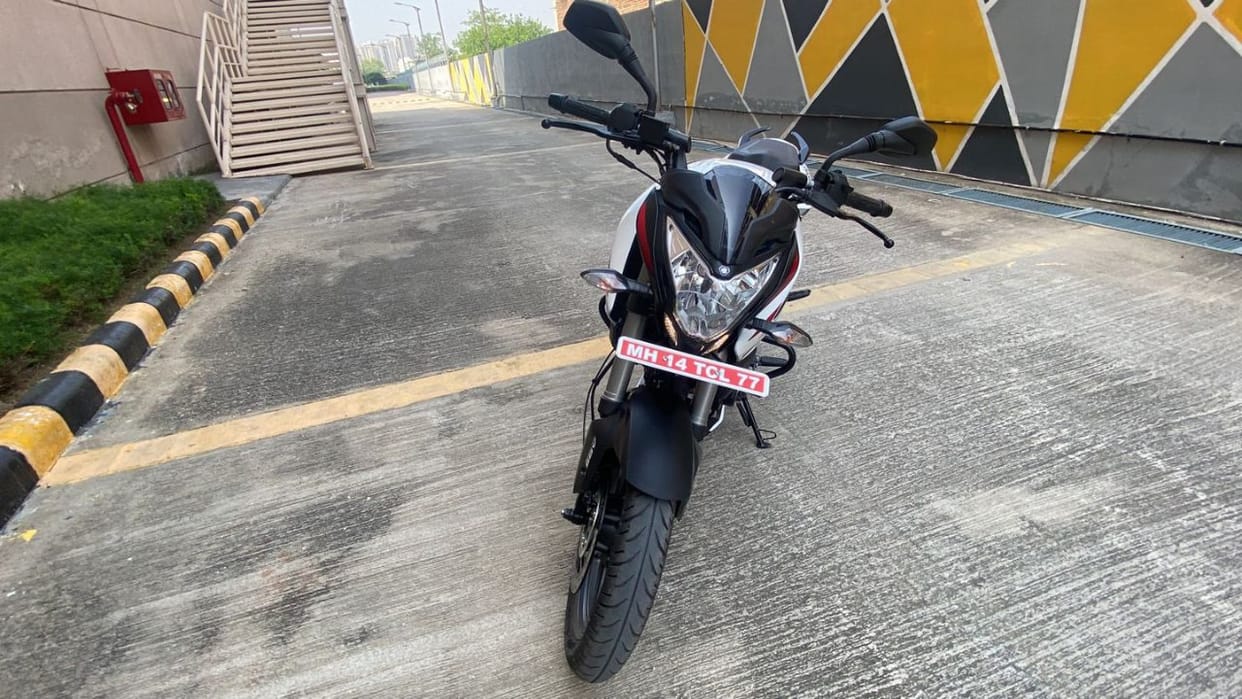 bajaj pulsar ns200 2023 review, know full details with features price ride quality