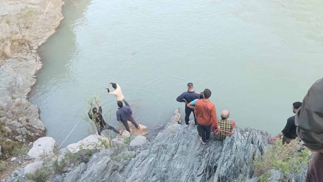 Teenager drowned in river while playing cricket in chamba himachal