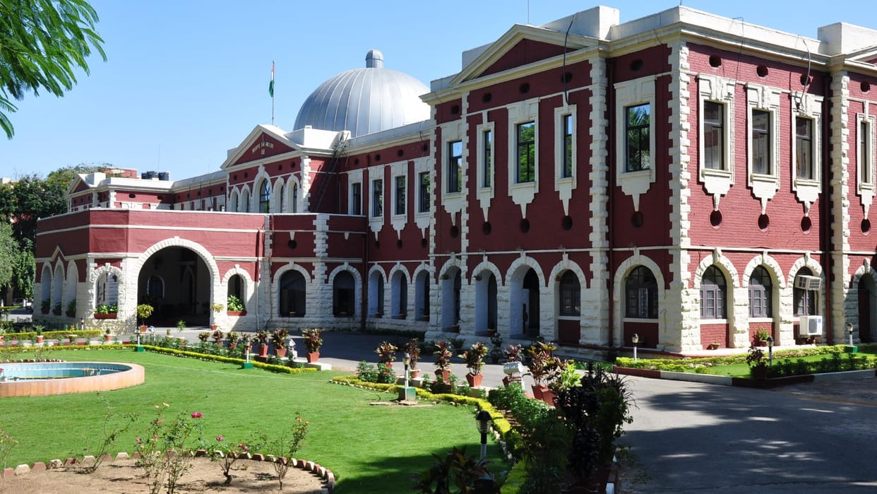 Kerala High Court: Angry people protested against the terror of elephants, children said - afraid to go to sch