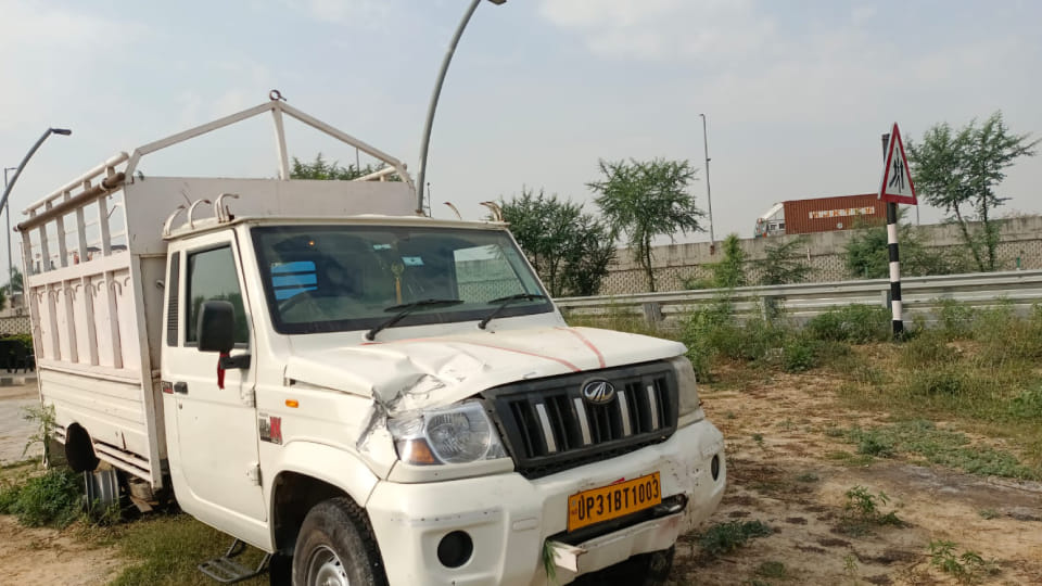 One killed and six injured due to pickup vehicle overturn in Firozabad