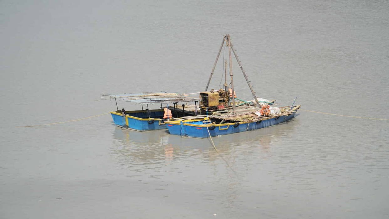 Restoration of historical temples intensifies, work of taking soil samples in the lake begins