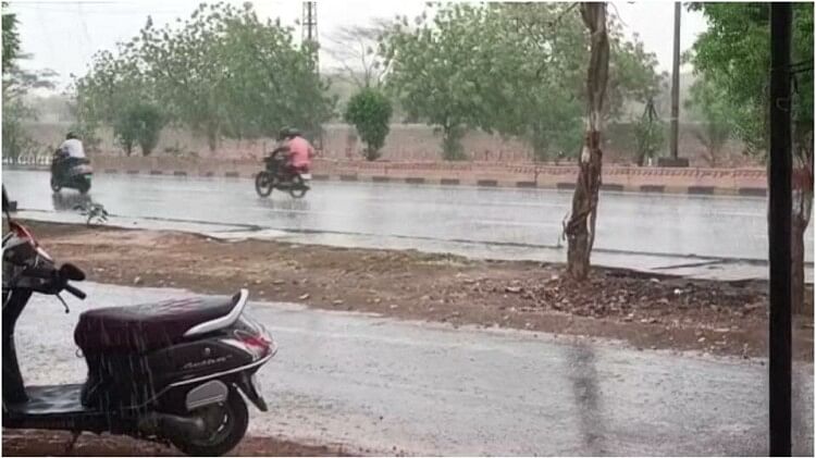 बिहार के कई जिलों में तेज आंधी और बारिश की आशंका, मौसम विभाग ने जारी की चेतावनी- There is a possibility of strong storm and rain in many districts of Bihar, Meteorological Department issued a warning