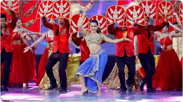 IPL 2023 Opening Ceremony Arijit Singh Tamannaah Bhatia Dance Performance at Ahmedabad Stadium
