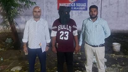 Delhi man cuts cake with pistol then many round firing now arrested