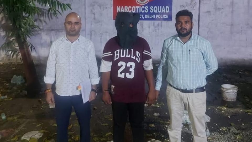 Delhi man cuts cake with pistol then many round firing now arrested