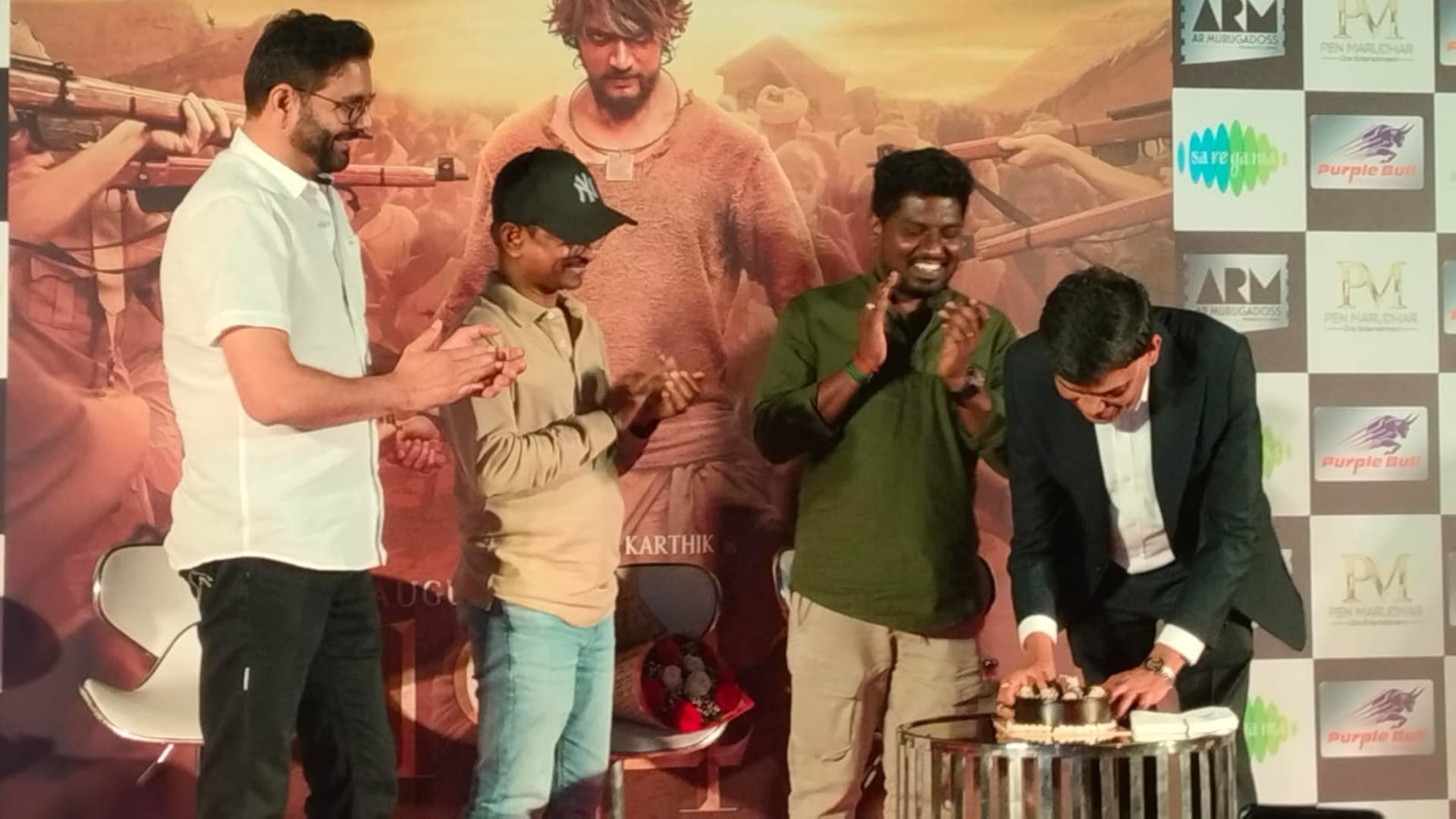 Murugadoss made his office boy director, told this interesting story at the press conference
