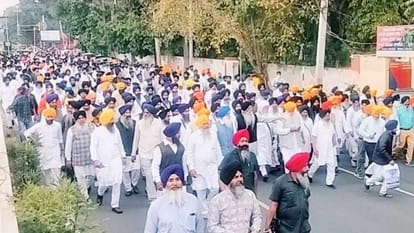SGPC president Harjinder Singh Dhami today led a march from Sri Harmandir Sahib to DC office in Amritsar