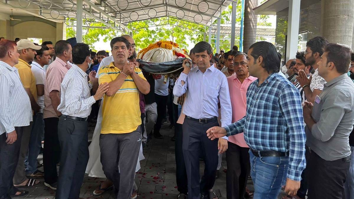 Indore Bawadi Accident police fir officer suspended