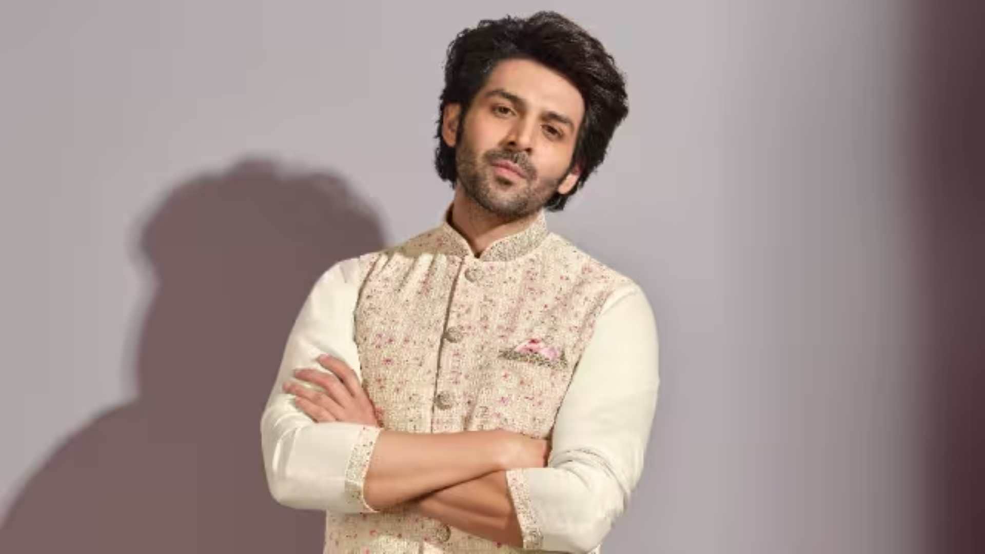 Bollywood Actor Kartik Aaryan takes break from Kabir Khan Film Chandu Champion Deets Inside