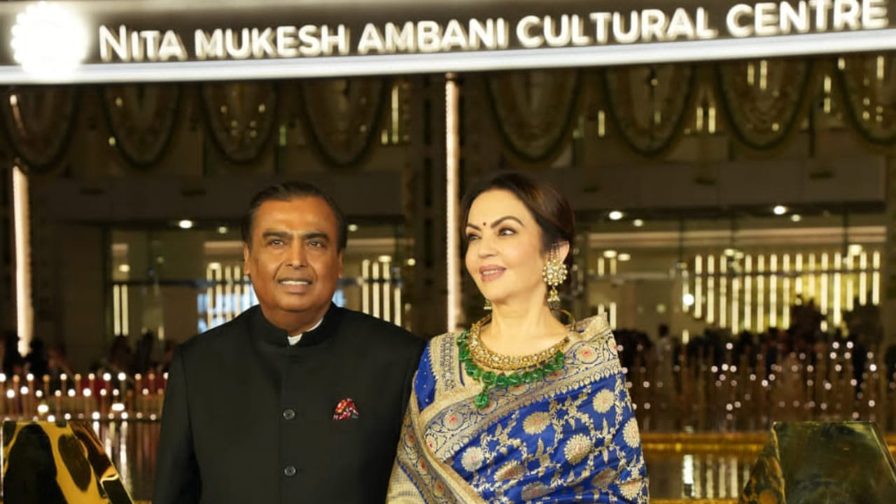 Mukesh Ambani wife Nita Ambani luxurious lifestyle check here all details