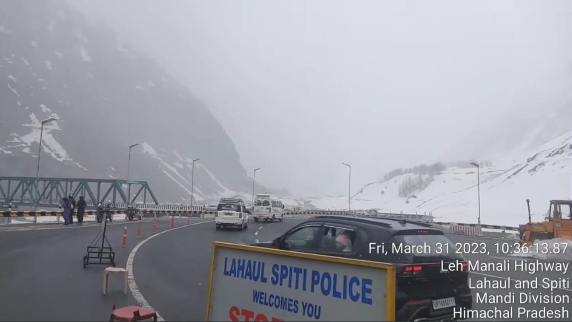 himachal weather update snowfall in lahaul rohtang and rain in shimla kangra bilaspur amid orange alert
