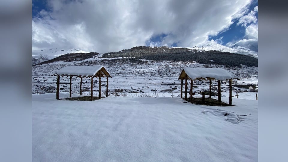 Uttarakhand Weather Heavy Snowfall in Darma And Vyas Valley See Photos
