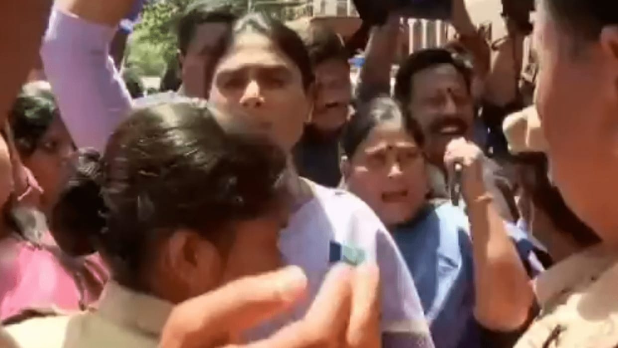Telangana police detained YS sharmila before protest regarding paper leak