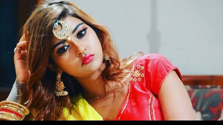 Akanksha Dubey Non bailable warrant issued against Bhojpuri singer Samar Singh