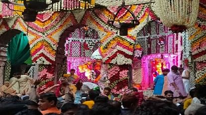 Kamada Ekadashi 2023 Banke Bihari Darshan Sitting In Phol Bungalow Vrindavan