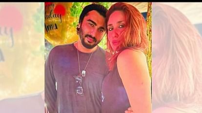Ki and Ka Arjun Kapoor shares super stylish frame with Kareena Kapoor Khan as movie clocks 7 years