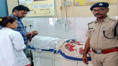 Aligarh News: मगध एक्सप्रेस में यात्री मिला बेहोश, बढ़ गया था मधुमेह एवं ब्लड प्रेशर Passenger found unconscious in Magadh Express