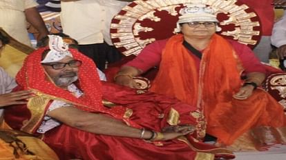 राजेंद्र प्रसाद घाट पर महामूर्ख मेले का आयोजन