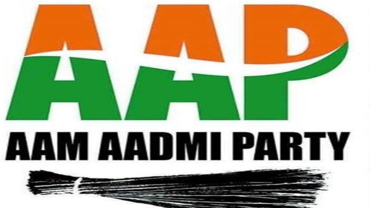 Aam Aadmi Party divided into factions in chandigarh