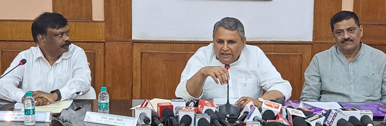 Bihar: Finance Minister Vijay Chaudhary attacked the Modi government, give special status to Bihar