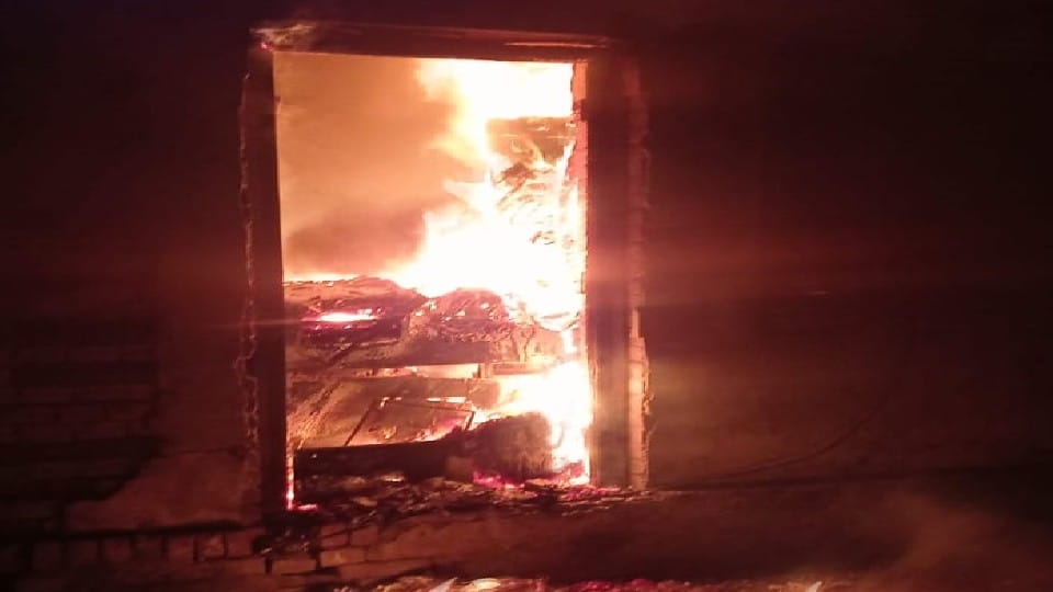 fire broke out in the post office due to short circuit in bareilly