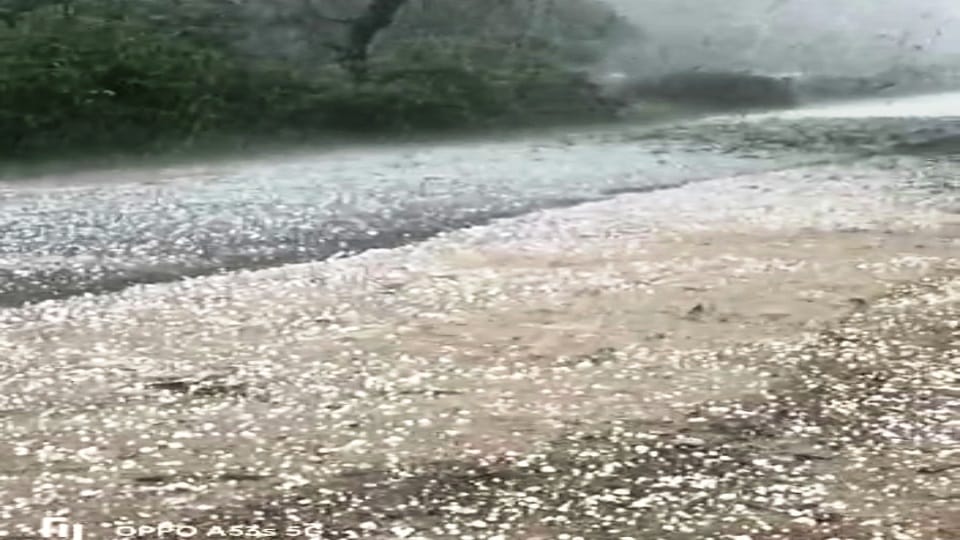 Weather Update Hail fell in many areas with rain in Bareilly division
