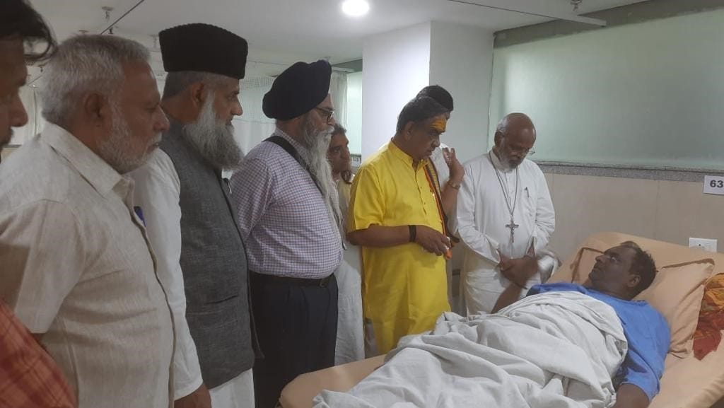 Indore Bawadi Accident dharmguru visit in hospital