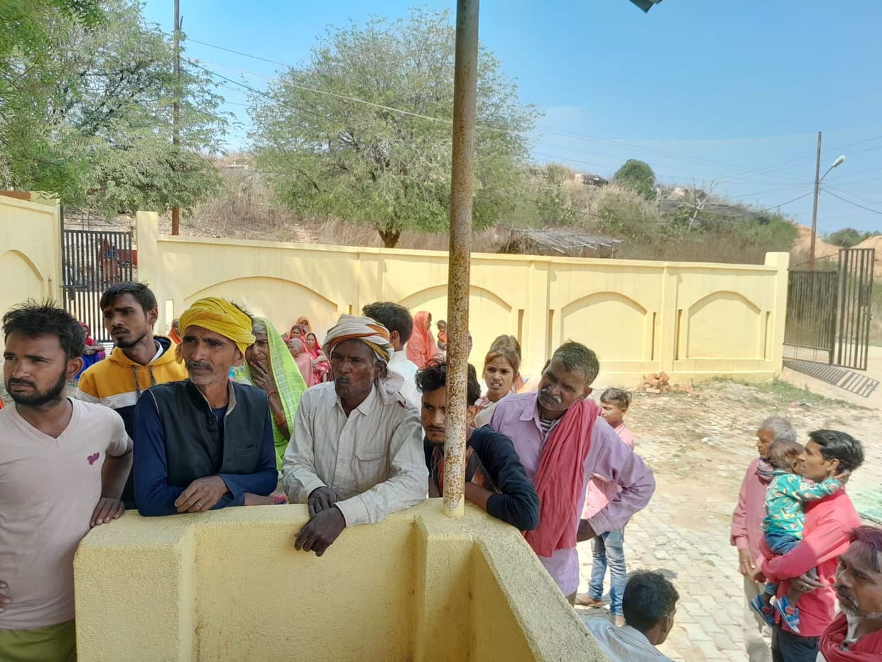 Sonebhadra Crime: In a land dispute, an old man was beaten to death in front of everyone, people remained idol