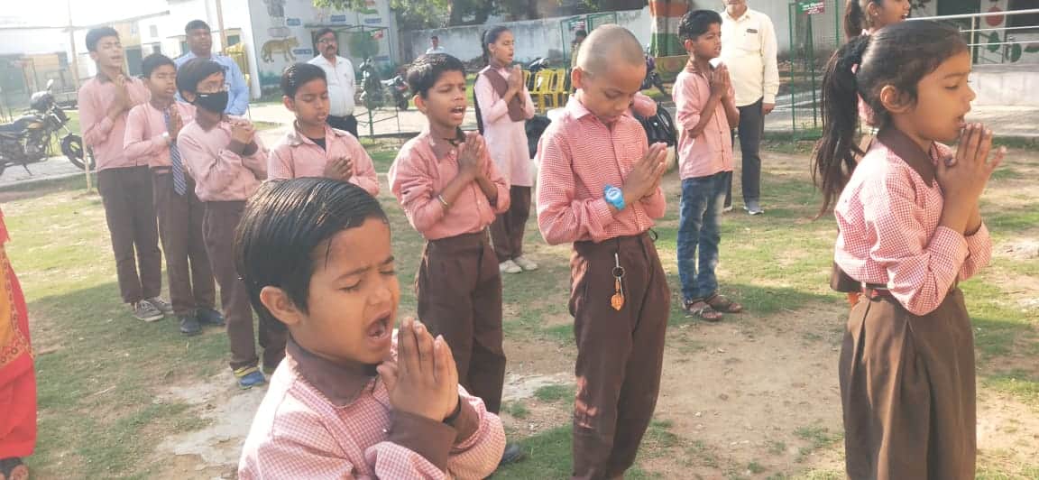 Somewhere children were welcomed by giving sandalwood vaccine and somewhere flowers, children were happy