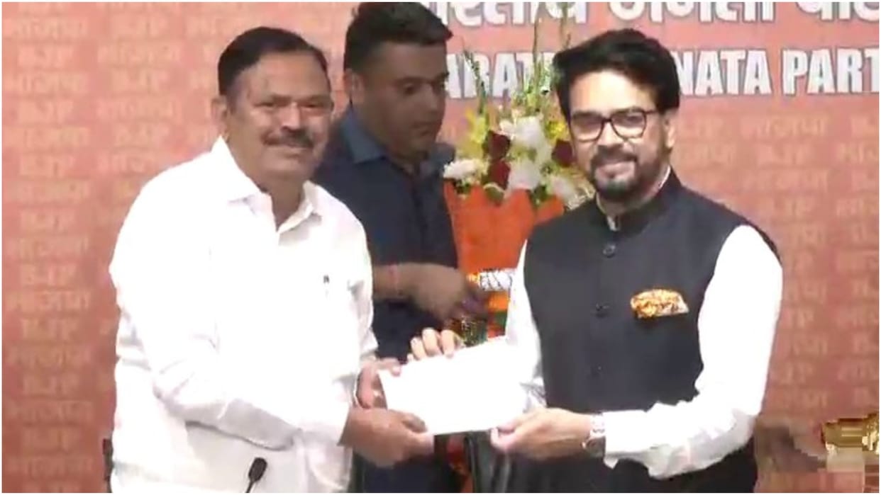 Karnataka Elections Update Senior JDS MLA from Arkalgud AT Ramaswamy who recently resigned join BJP in Delhi