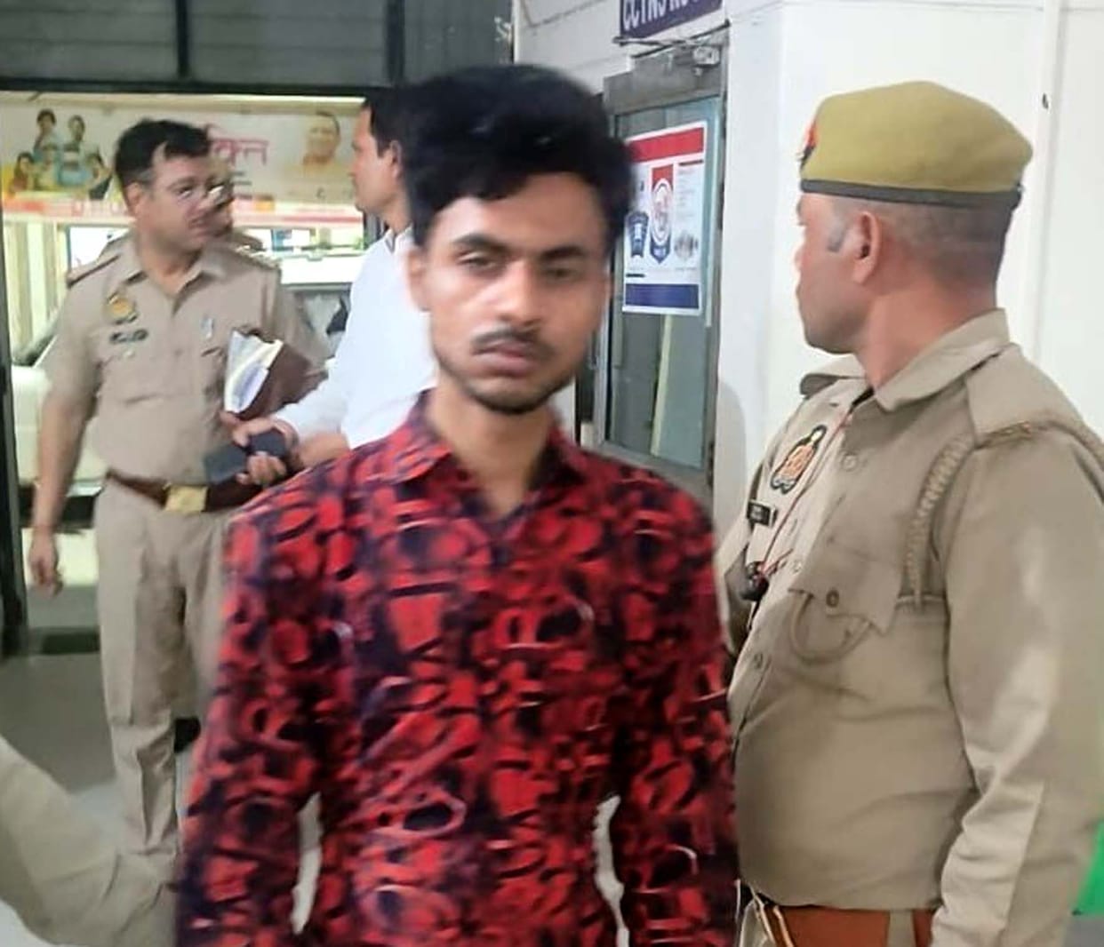 Rumor of suicide of parents accused of murder with scissors