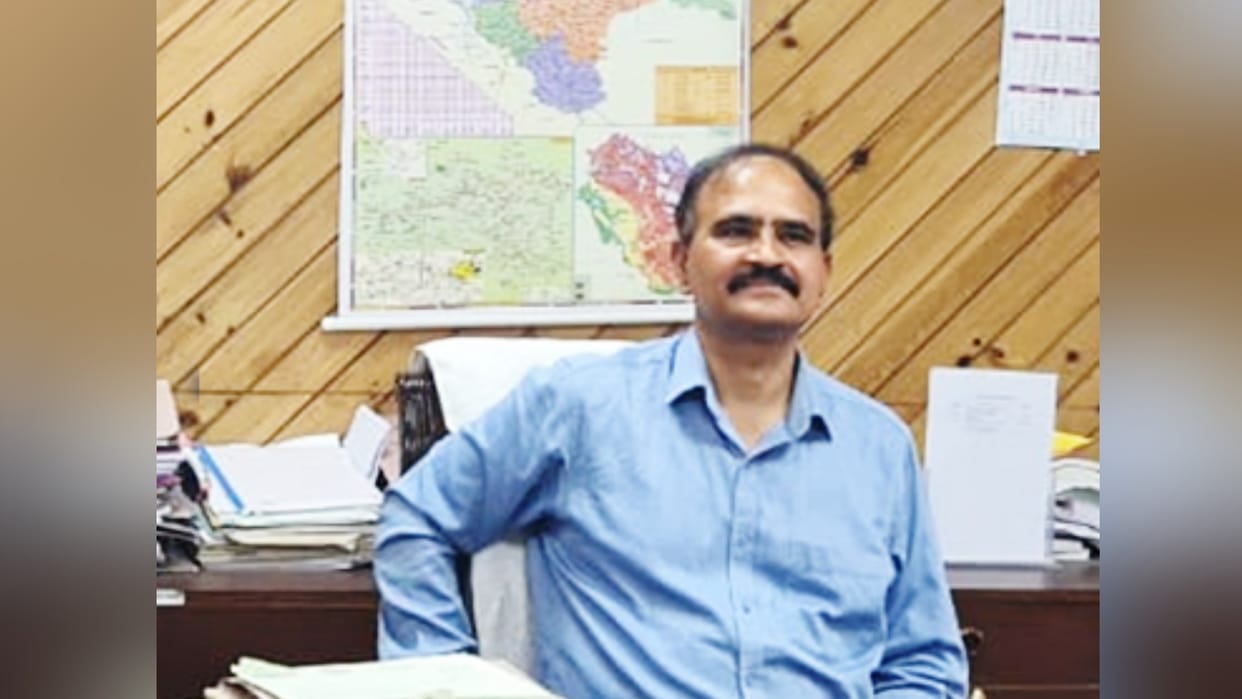 Sandeep kumar and manoj upreti lobbying for post of director himachal electricity board