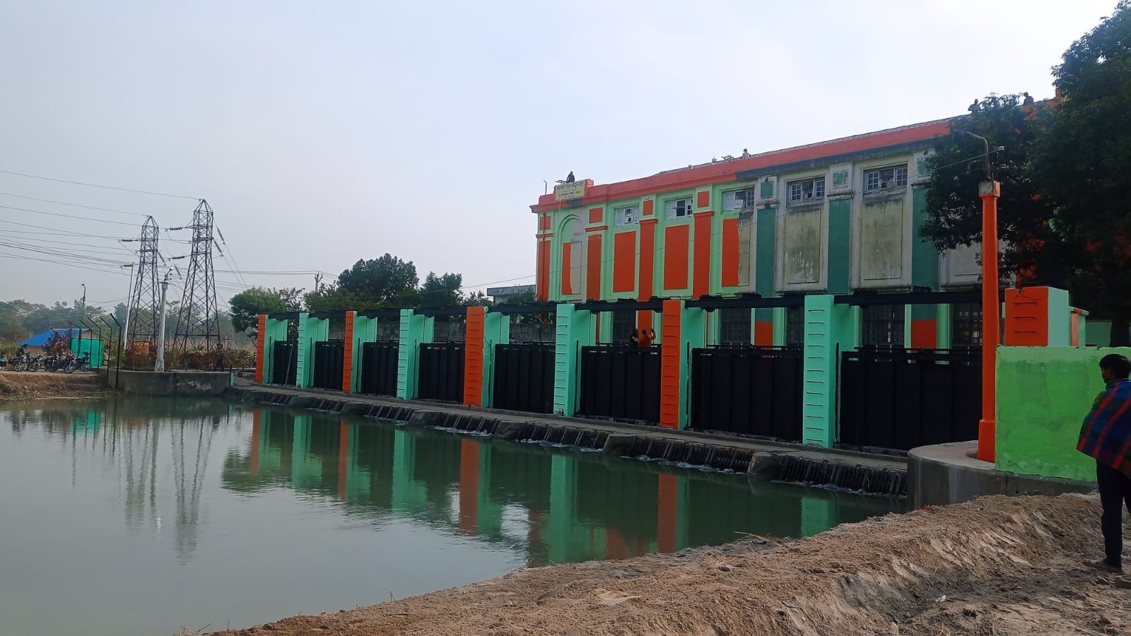 Truck full of dust kept hanging on the canal as bridge breaks in Sardhana Meerut