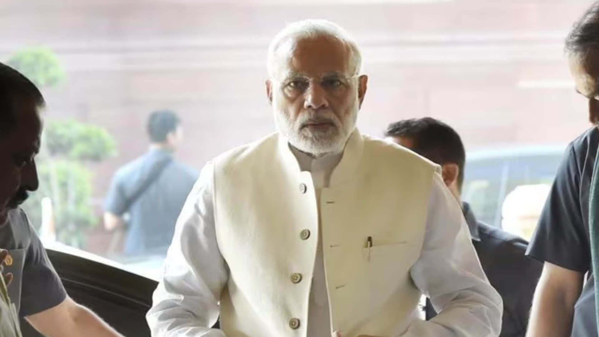 Anupam Kher Mother Dulari reply to those questioning on PM Narendra Modi degree education