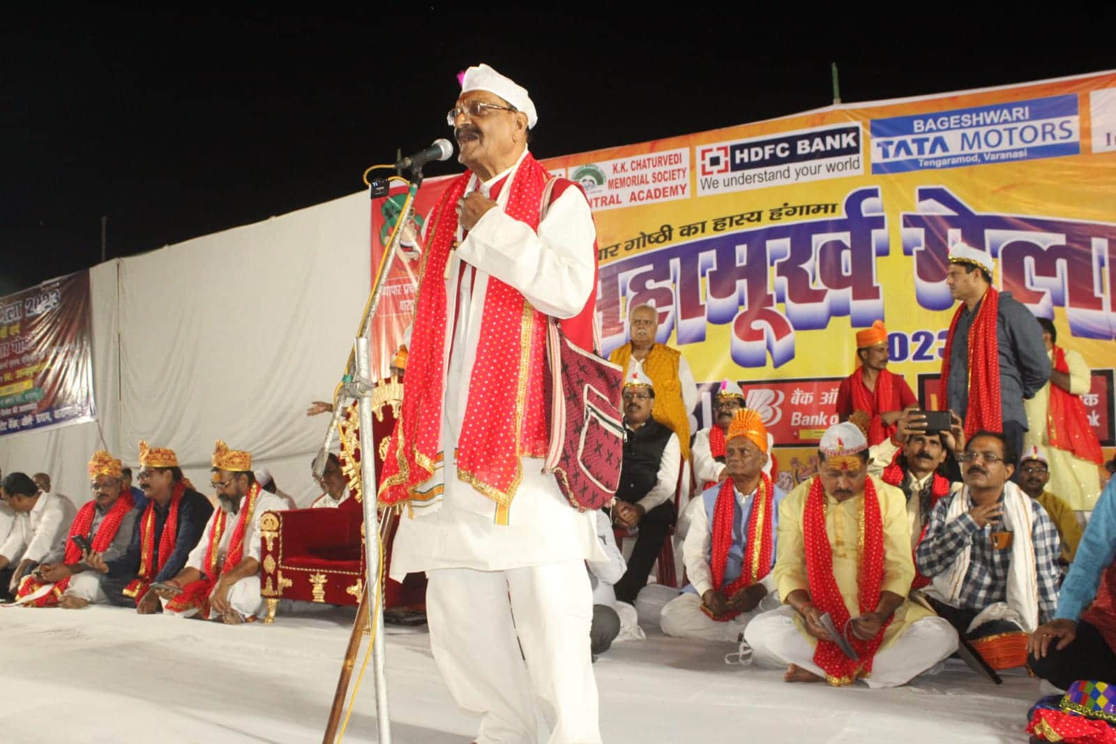 ajab gajab ki shadi in varanasi bride beard and moustache groom angry maha murkh mela