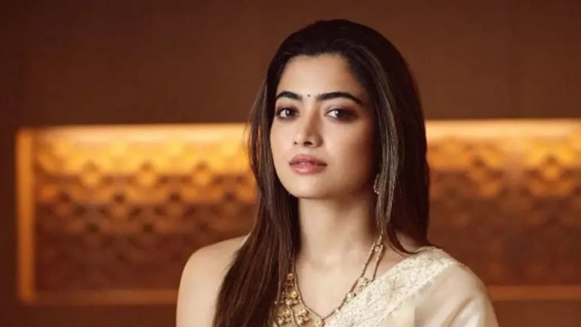Rashmika Mandanna manager did not cheated her for 80 lakhs source close to the Pushpa 2 actress denies