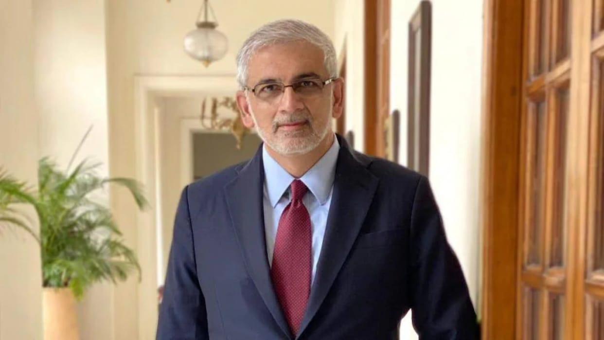 jet airways ceo sanjiv kapoor said arrival immigration clear in ten second on london airport e passport kiosk