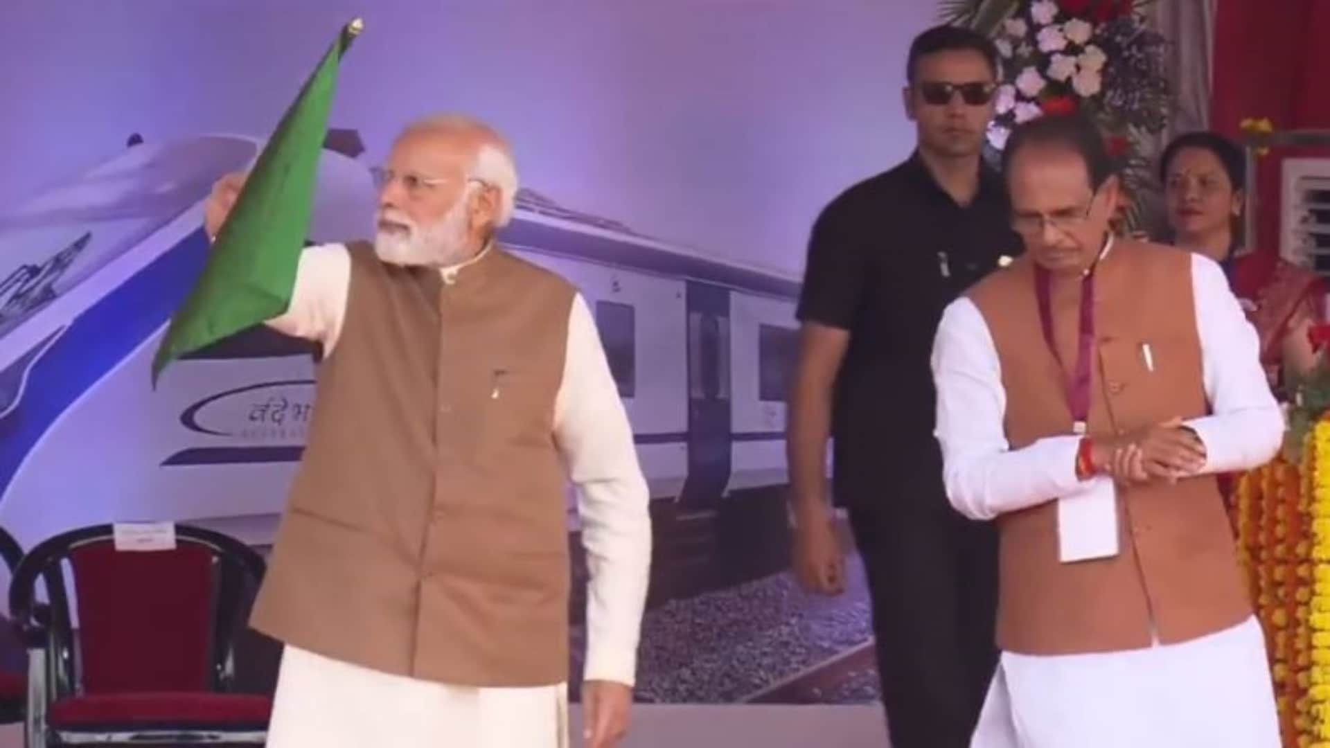 Vande Bharat Express PM Modi Flags off Bhopal Delhi Vande Bharat Express See Photos