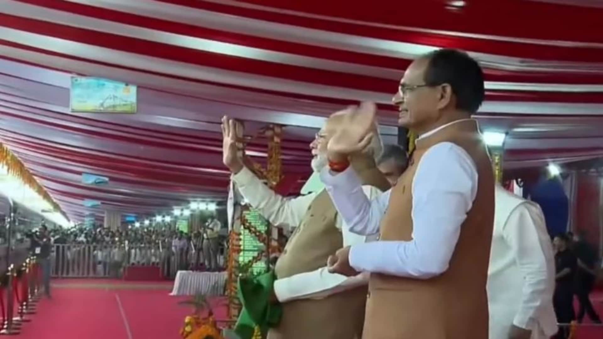 Vande Bharat Express PM Modi Flags off Bhopal Delhi Vande Bharat Express See Photos