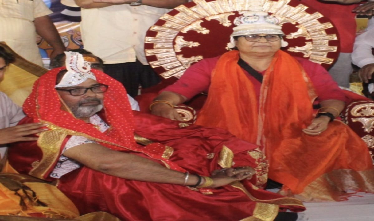 ajab gajab ki shadi in varanasi bride beard and moustache groom angry maha murkh mela